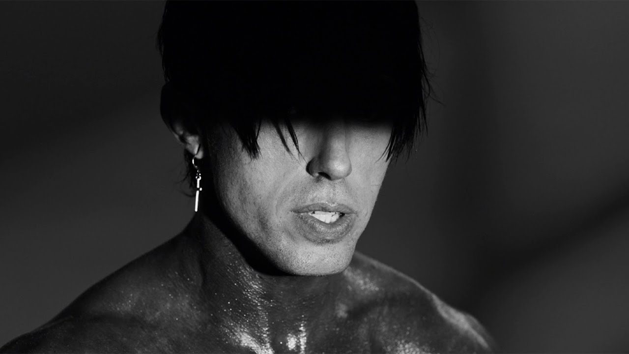 Falling In Reverse – God Is a Weapon